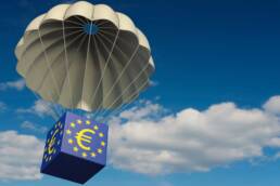 doos met euro teken op met parachute